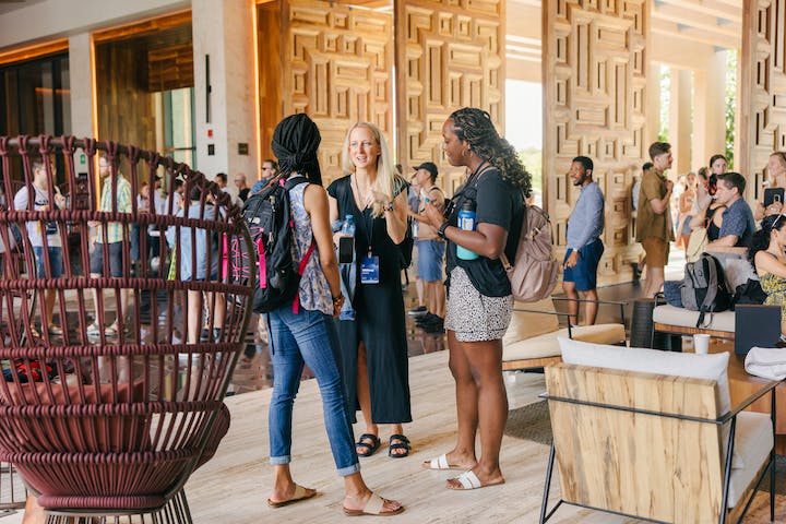 Tulum lobby chat